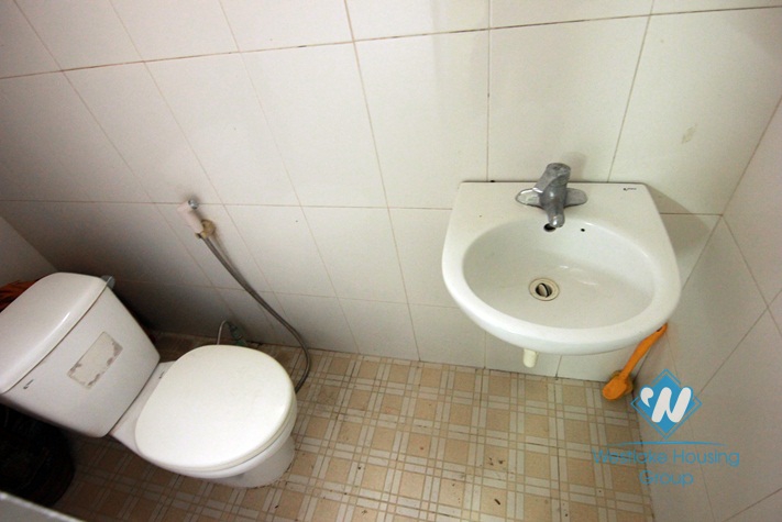 Cheap unfurnished 4 bedrooms for rent in Tayho area 